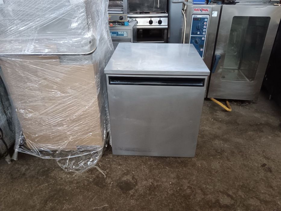 Хладилна работна маса