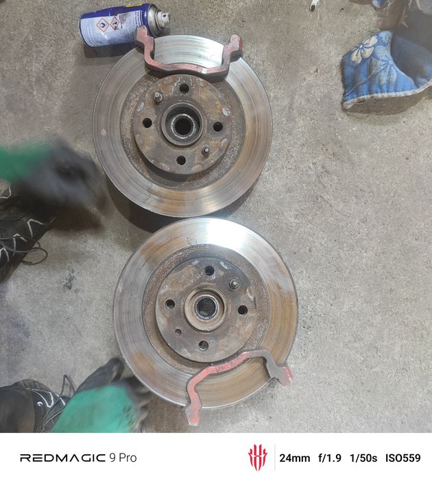 Продам двигатель коробку