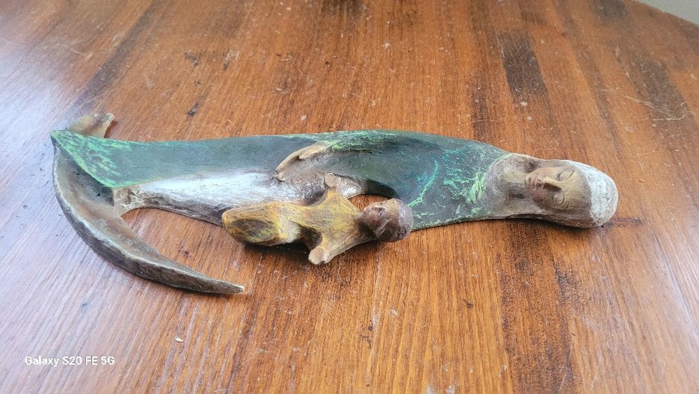 Дървена стенна декоративна фигура Мария и младенец