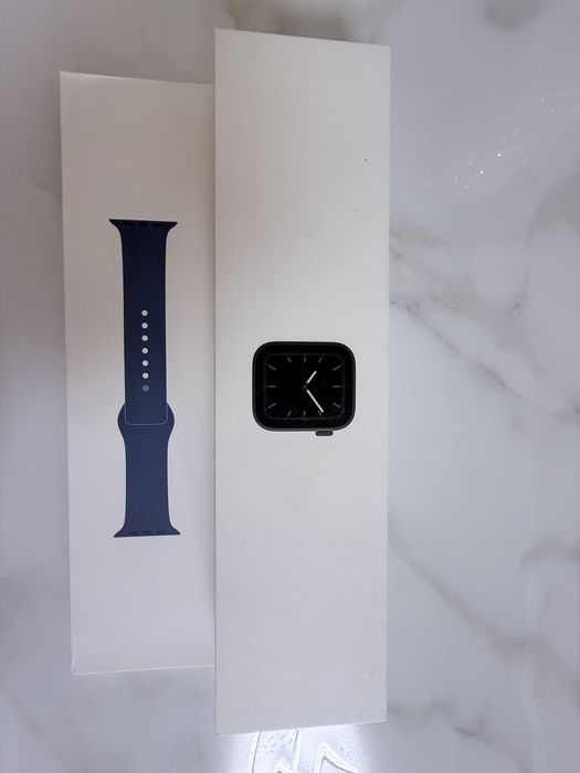 Продам apple watch 5, 44 mm.