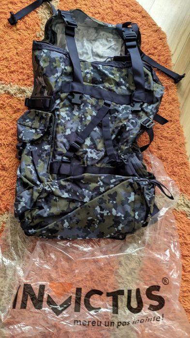 Vand piese de ținută militară combat ieșite din uz