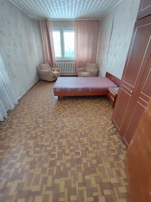 Продается  3-комн (5-18, 4 эт)