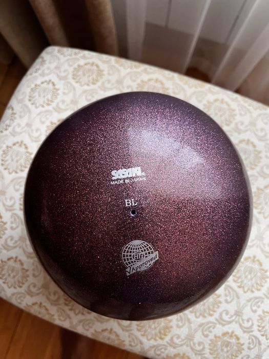 Продам мяч для худ. Гимнастики .