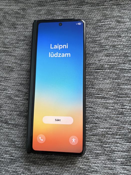 Samsung -  Fold 3