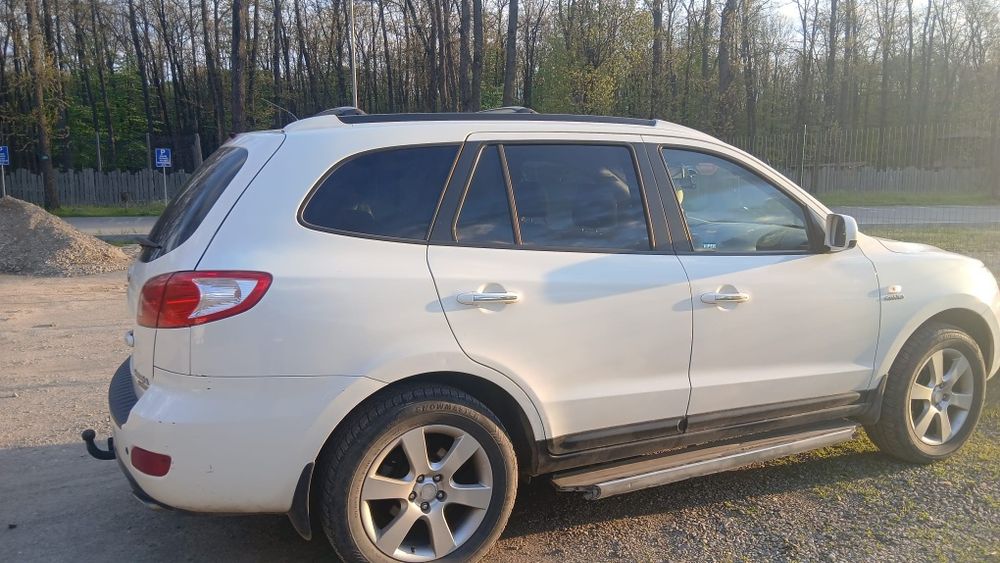 Vând Hyundai Santa-fe