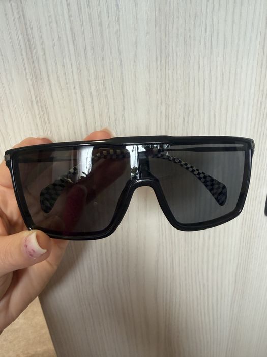 Ochelari editie limitata Tommy Hilfiger x Gigi Hadid