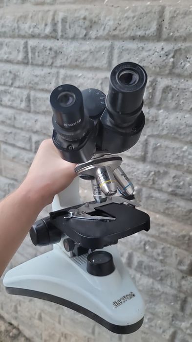 Медицинский аппарат микроскопы