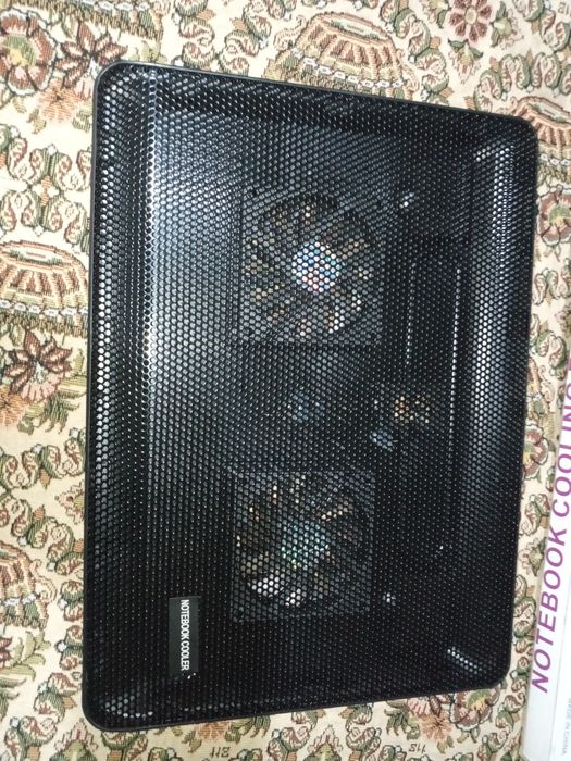 Охлаждающая подставка для ноутбука