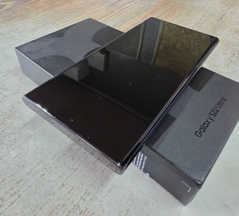 Samsung S22 Ultra Phantom Black 128GB в доста добро състояние