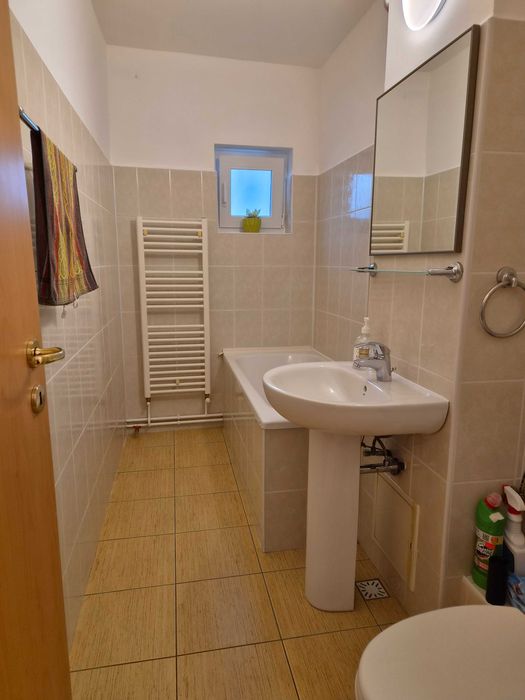 INCHIRIERE apartament 2 camere, situat pe strada Zizinului nr. 19, intersectia cu Toamnei,  nemobilat
