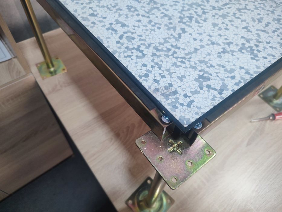 фальшпол в комплекте не горючий