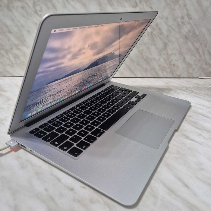 Laptop Apple MacBook Air 13 i5 8gb 250gb 2017 Zeus Amanet Rahova 30946