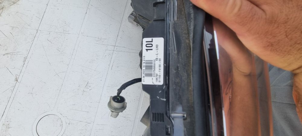 Far stanga Toyota chr