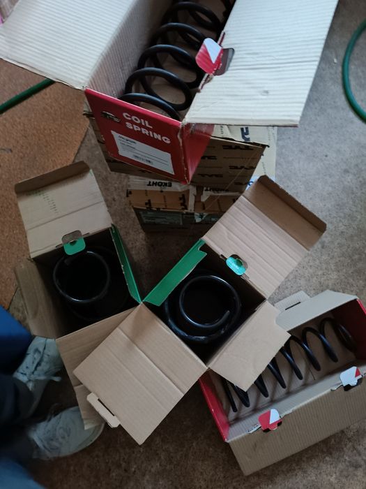 Пружини за Мазда 3 2004