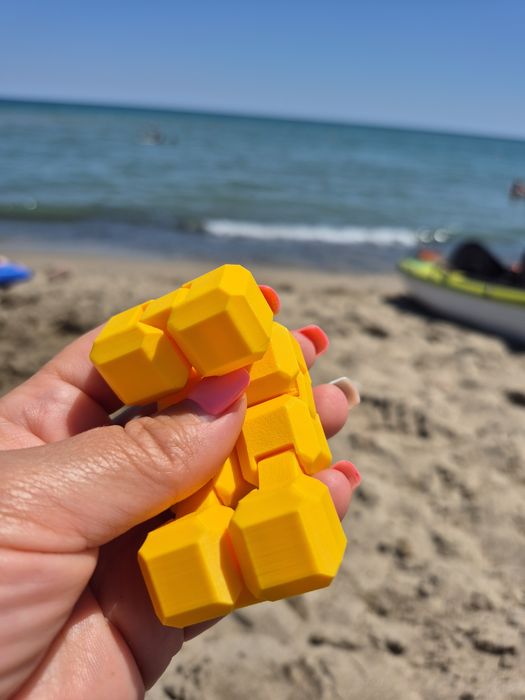 Играчка - 3D отпечатан Безкраен Куб (Infinity Cube) – Антистрес играчка / Fidget Toy 5€