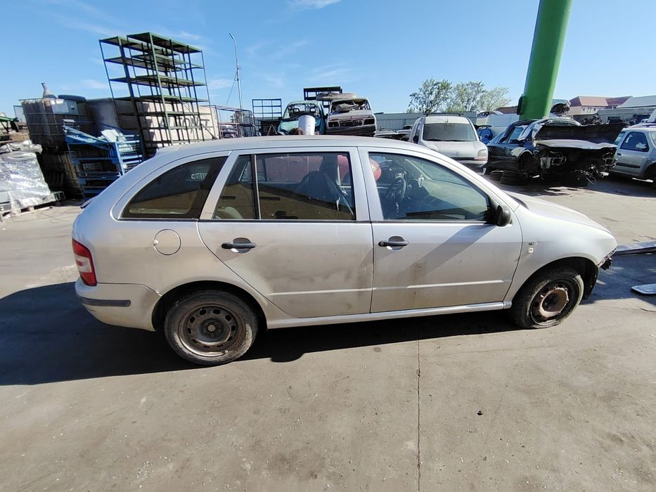 Bara fata Skoda Fabia 2000 1.4 MT (68 hp)