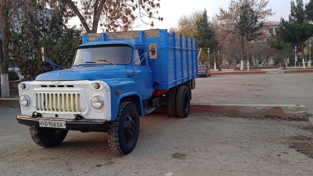 Газ 53 сотилади холати яхши мотор килинган. Ходовойда иши йук.