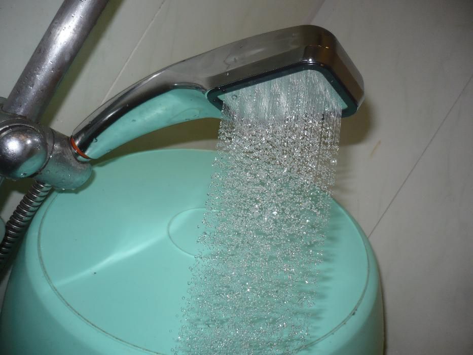 душ - слушалка  спестява вода