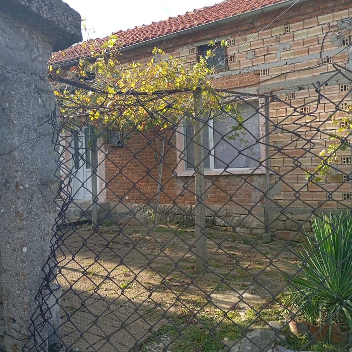 Продава се Къща в с. Скалак, Област Бургас - 90 кв.м за 374 €/кв.м - Снимка #3