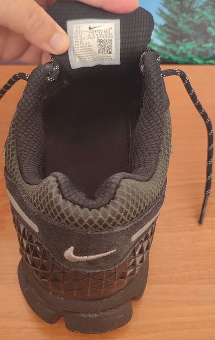 Adidasi Nike Vomero 5