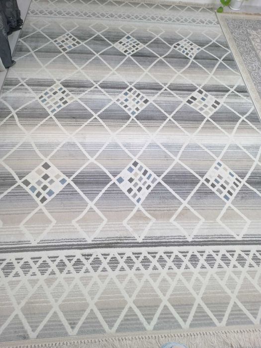 Продам ковёр 2×3