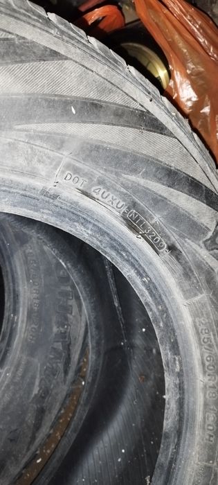 Шины без дисков 286/60/18