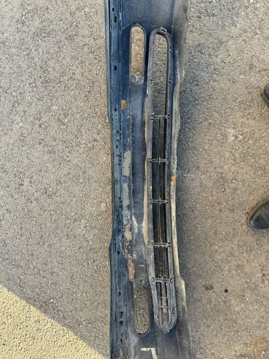 Бампер на бмв е46 Оригинал в нормолном состоянии