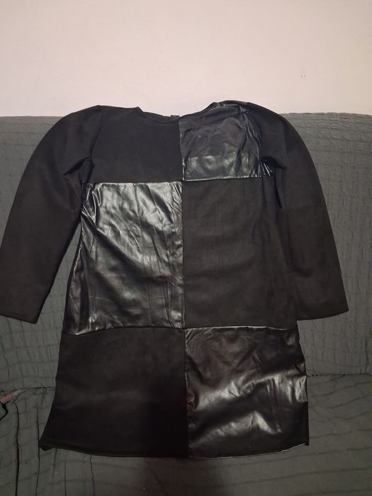 vand rochie neagra