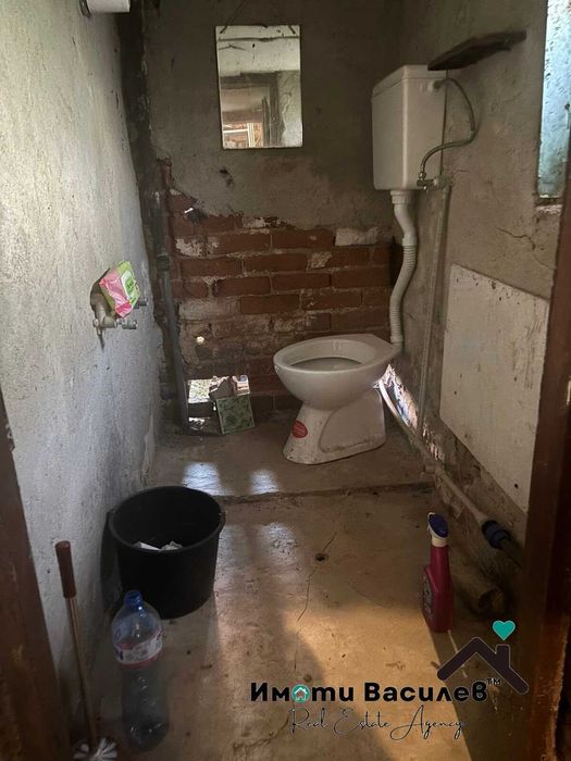 Продава КЪЩА област София, гр. Годеч