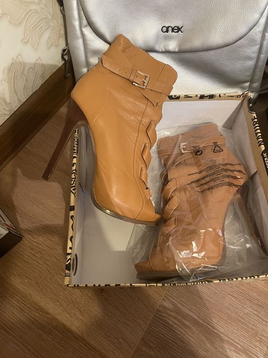 Обувь на высоком каблуке