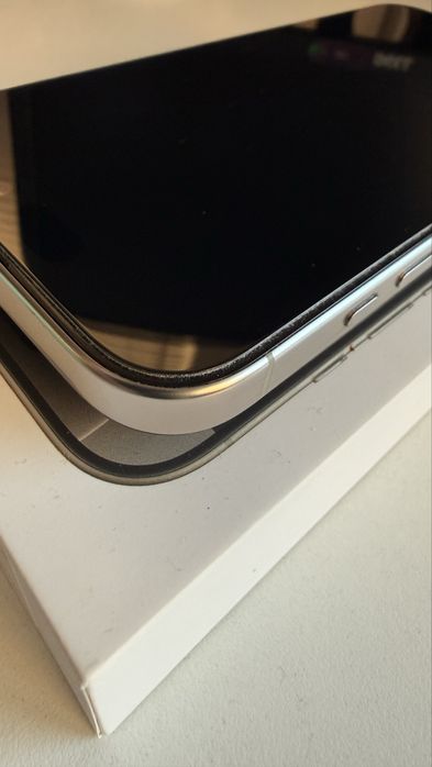 Iphone 16 Pro 256 GB Батерия 96% (2 год. гаранция)