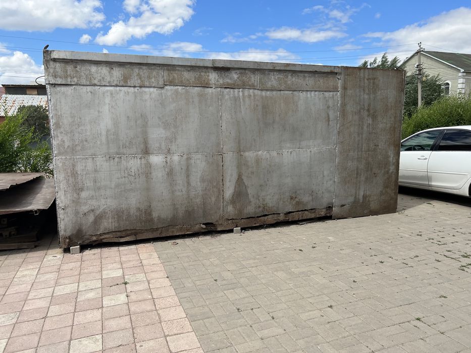 Железный гараж