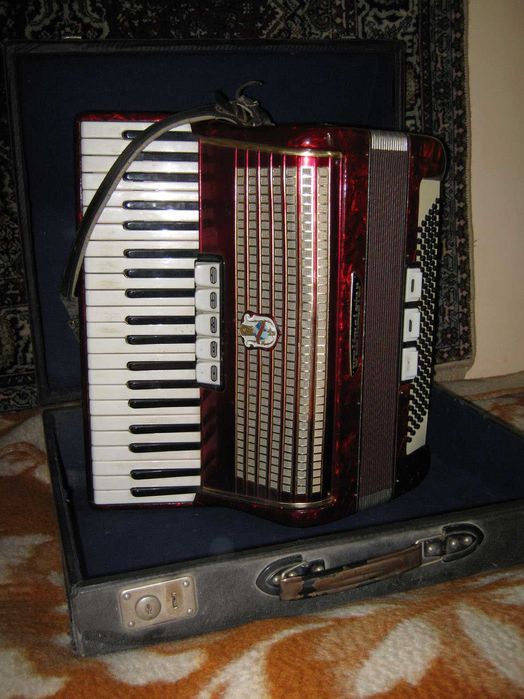 Аккордеон Weltmeister.