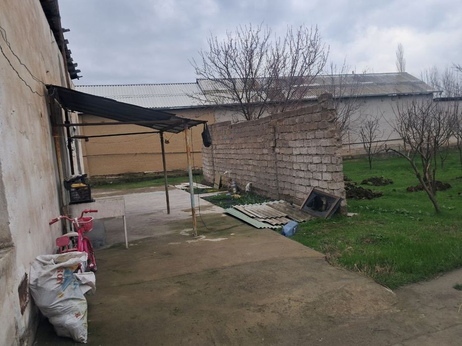 Ўртасаройда уй сотилади