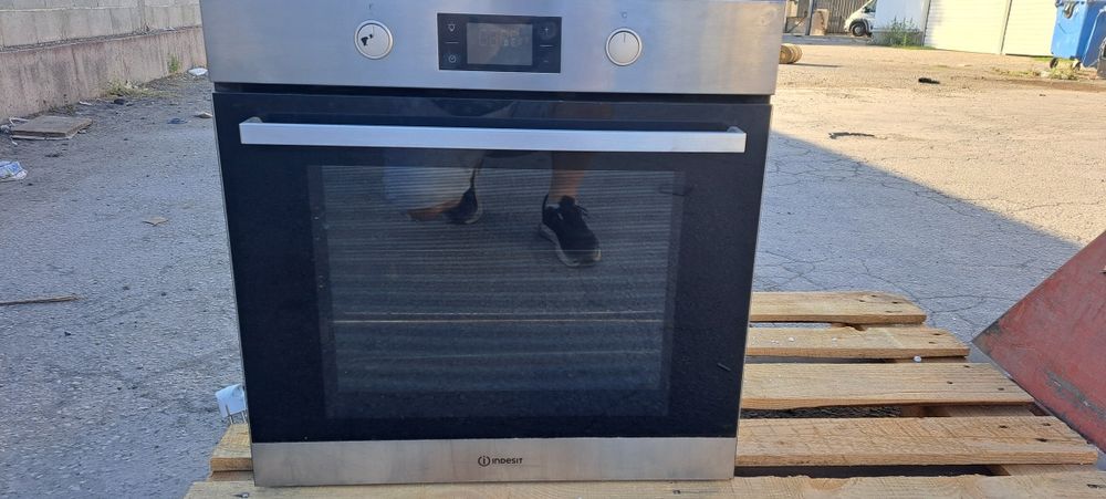 Фурна за вграждане Indesid