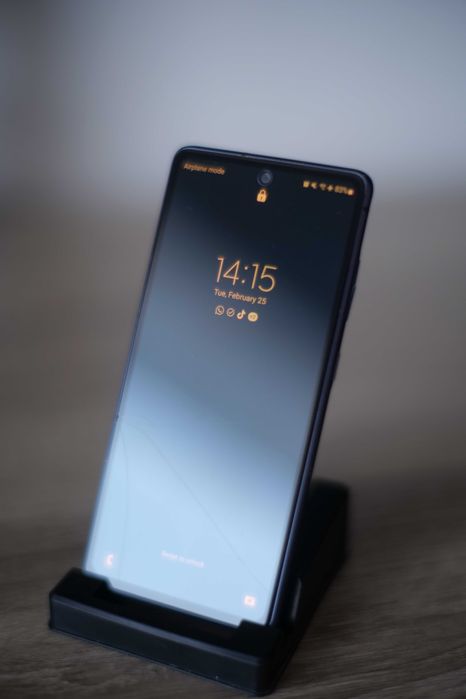 Samsung Galaxy S20 FE Добро състояние. 100% функционалност