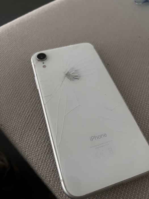 iphone xr  белый 64 гб