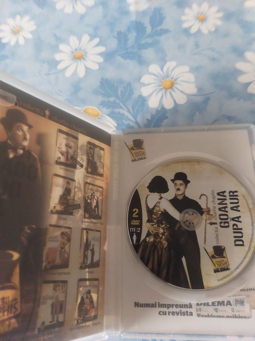 Vând 2(doua) colecții DVD unele dintre ele sigilate .