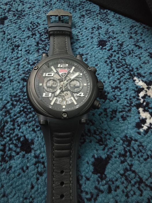 Кварцевые часы Ducati CORSE