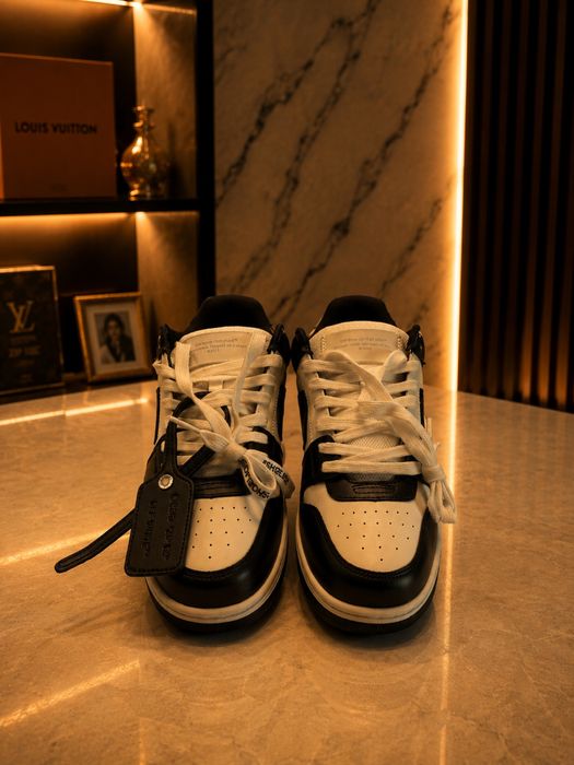 Off White Out Of Office Black&White Edition