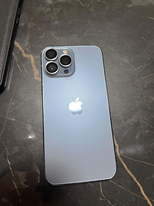 Продам айфон 13 про макс