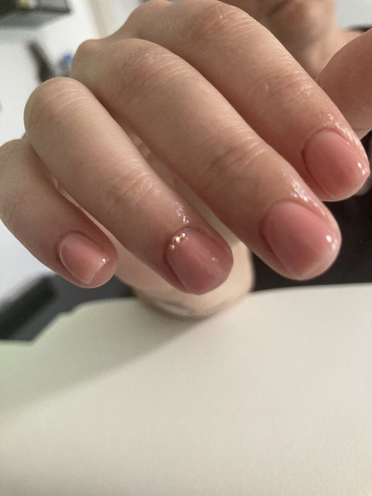 Aplic unghii cu gel - 60 de lei