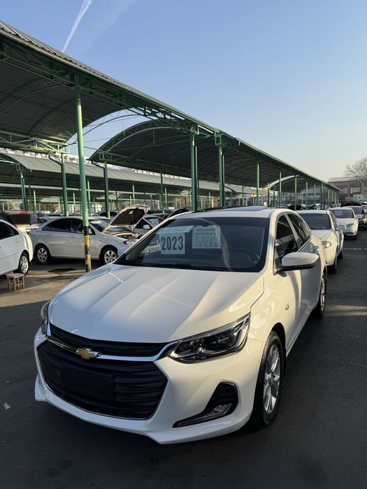 Onix premier 2023 kraska toza bir qol 25.000Km