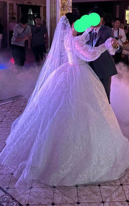 Продам свадебный платья