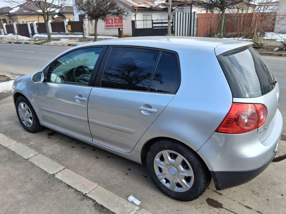 De vânzare WOLKZWAGEN golf 5 1.4 mpi  benz