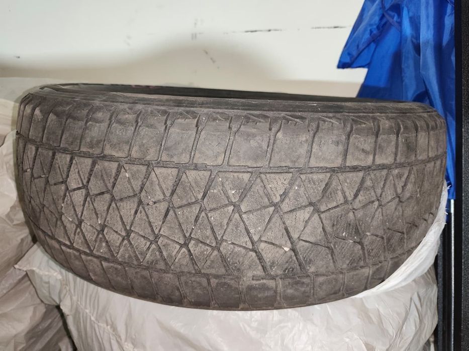 Зимние шины 235/55/20