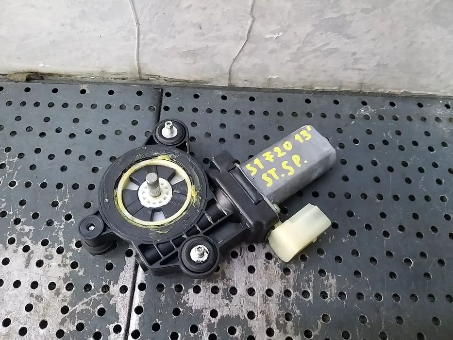 Motoras macara stanga spate bmw seria 1 f20 m13970a00