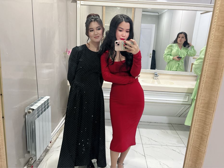 Платье красное веяернее