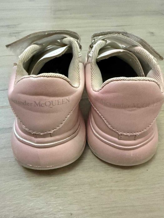 Adidasi fete Alexander McQueen