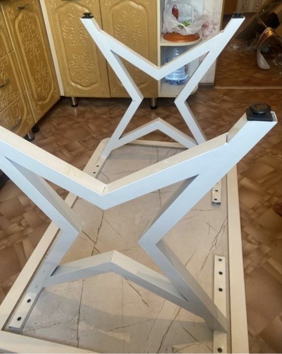 Продам обеденный кухонный стол